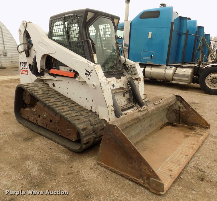 image for item DD2820 2009 Bobcat T320 skid steer