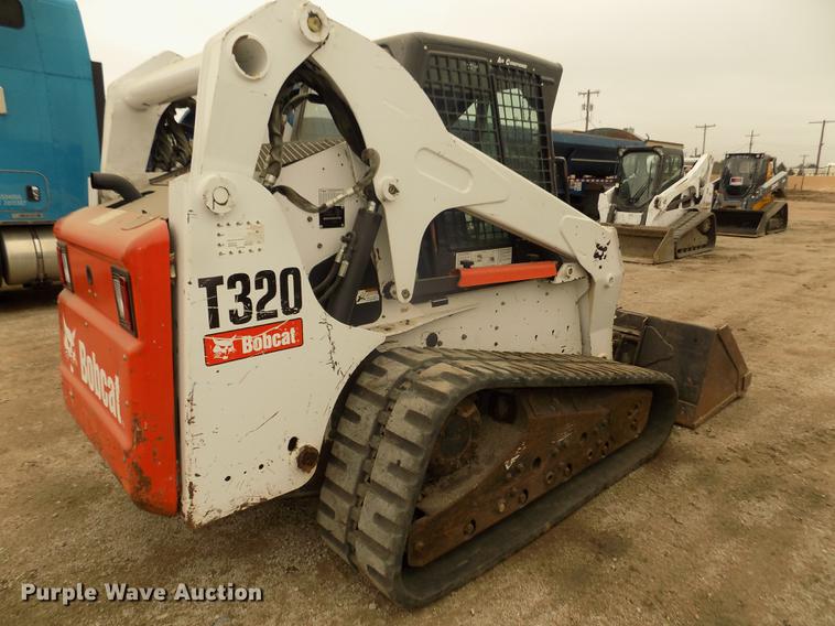 image for item DD2820 2009 Bobcat T320 skid steer