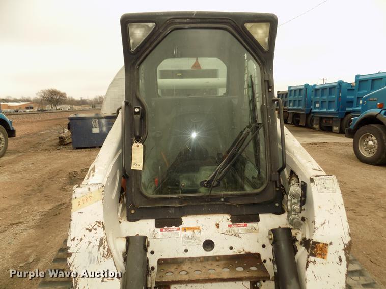 image for item DD2820 2009 Bobcat T320 skid steer