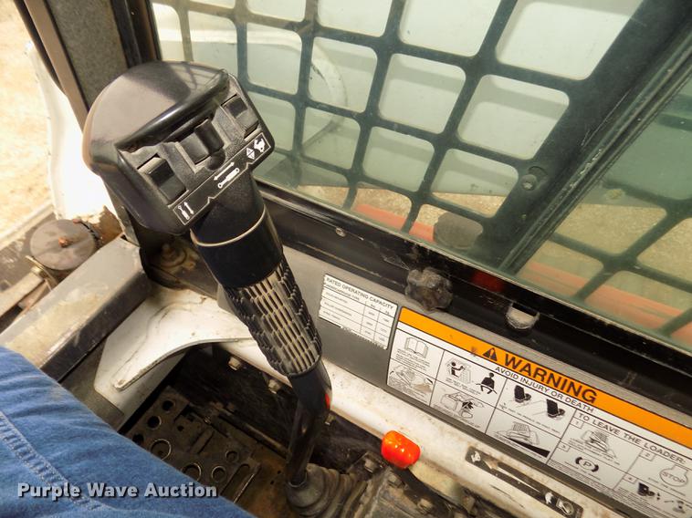 image for item DD2820 2009 Bobcat T320 skid steer