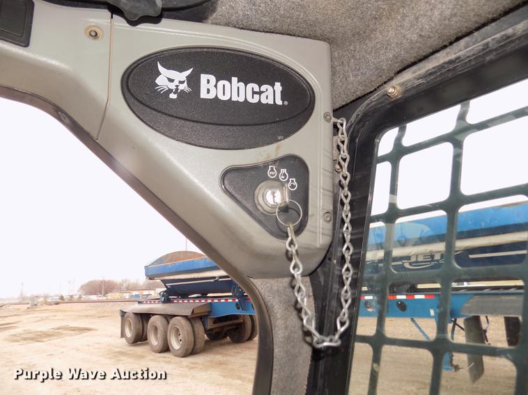image for item DD2820 2009 Bobcat T320 skid steer