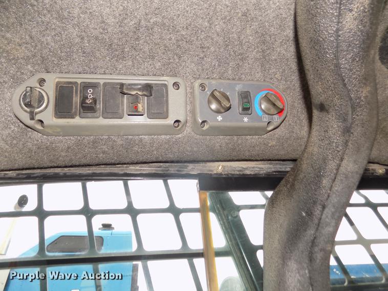 image for item DD2820 2009 Bobcat T320 skid steer