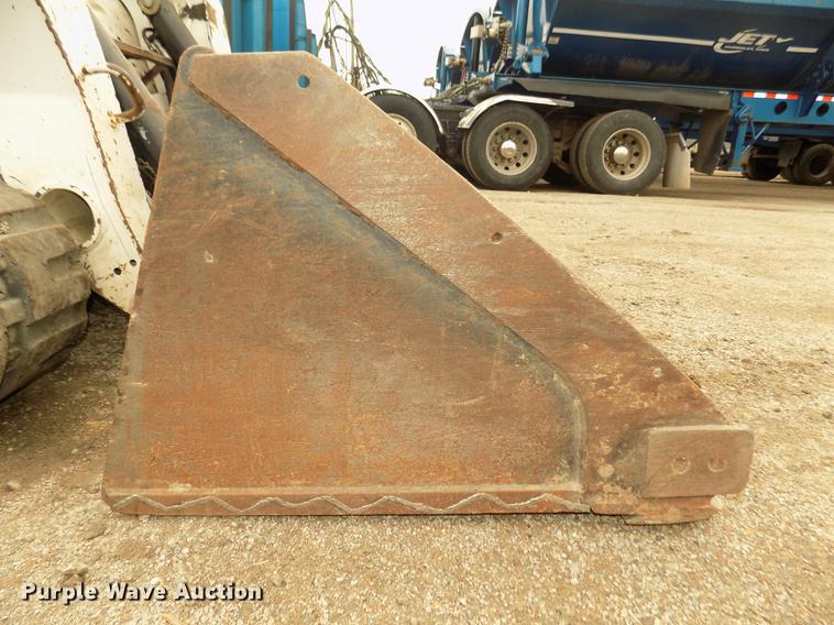 image for item DD2820 2009 Bobcat T320 skid steer
