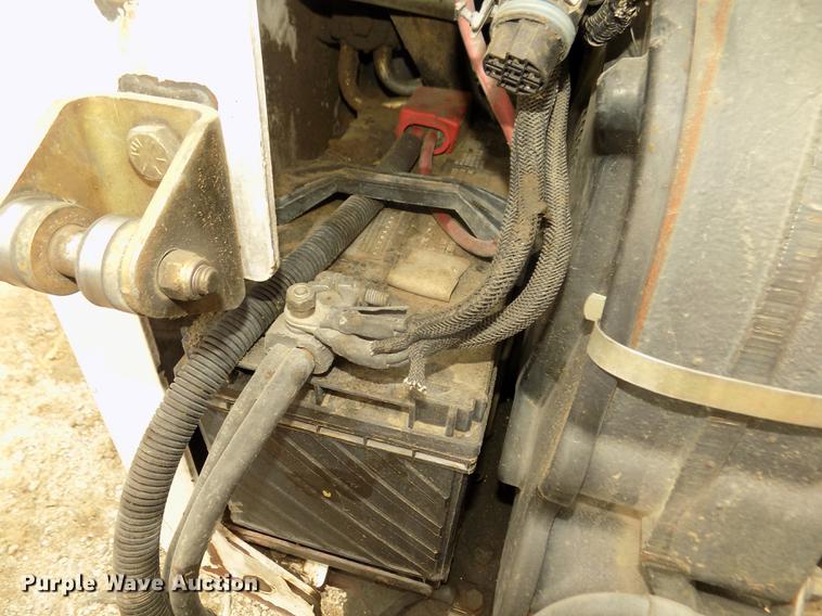 image for item DD2820 2009 Bobcat T320 skid steer