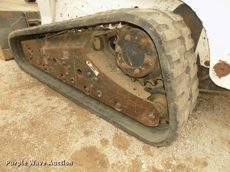 image for item DD2820 2009 Bobcat T320 skid steer