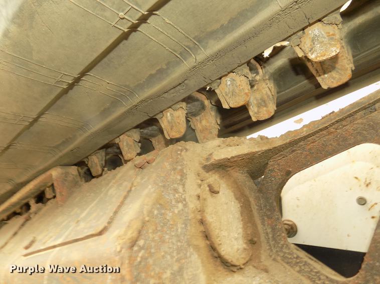 image for item DD2820 2009 Bobcat T320 skid steer