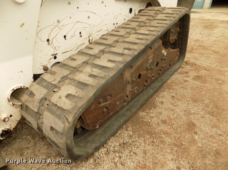 image for item DD2820 2009 Bobcat T320 skid steer