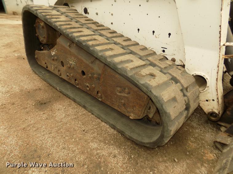 image for item DD2820 2009 Bobcat T320 skid steer