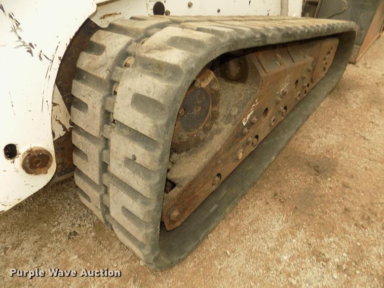 image for item DD2820 2009 Bobcat T320 skid steer