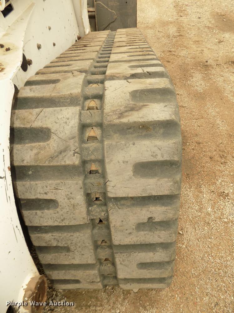 image for item DD2820 2009 Bobcat T320 skid steer