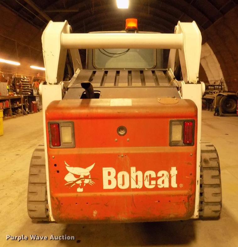 image for item DD2823 2006 Bobcat T300 skid steer