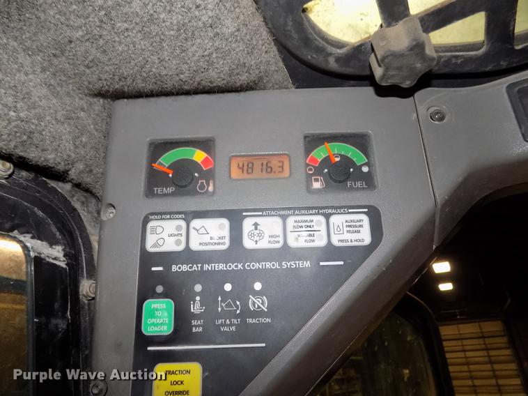 image for item DD2823 2006 Bobcat T300 skid steer