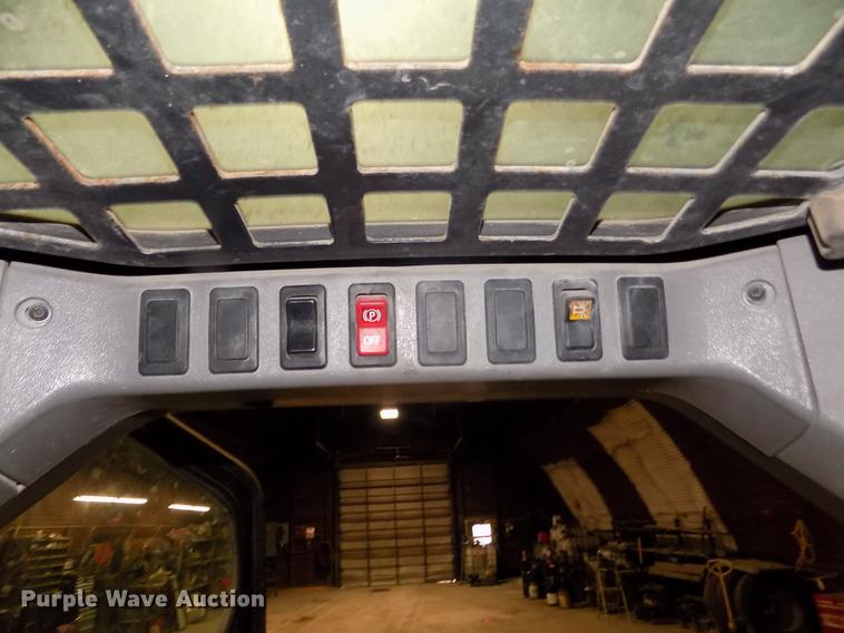 image for item DD2823 2006 Bobcat T300 skid steer