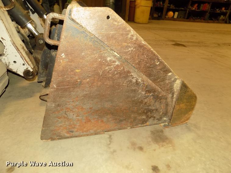 image for item DD2823 2006 Bobcat T300 skid steer