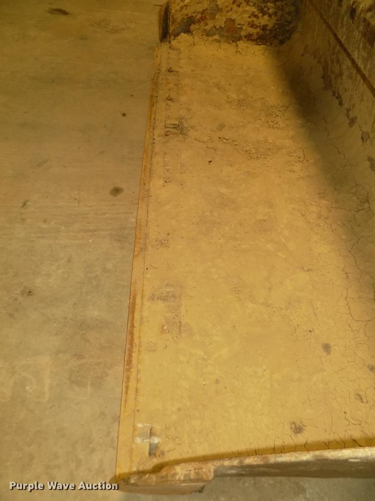 image for item DD2823 2006 Bobcat T300 skid steer