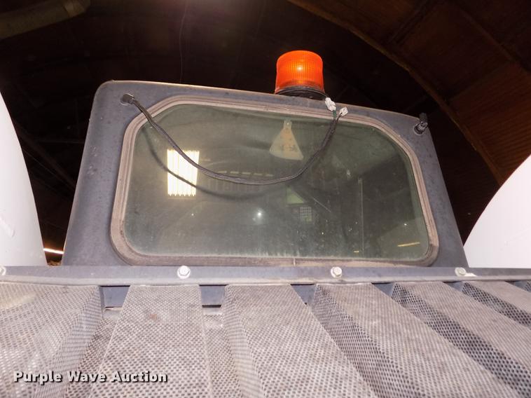 image for item DD2823 2006 Bobcat T300 skid steer