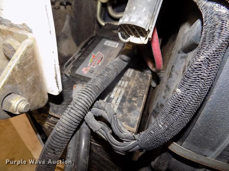 image for item DD2823 2006 Bobcat T300 skid steer