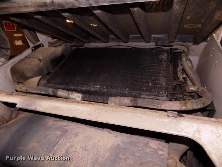 image for item DD2823 2006 Bobcat T300 skid steer