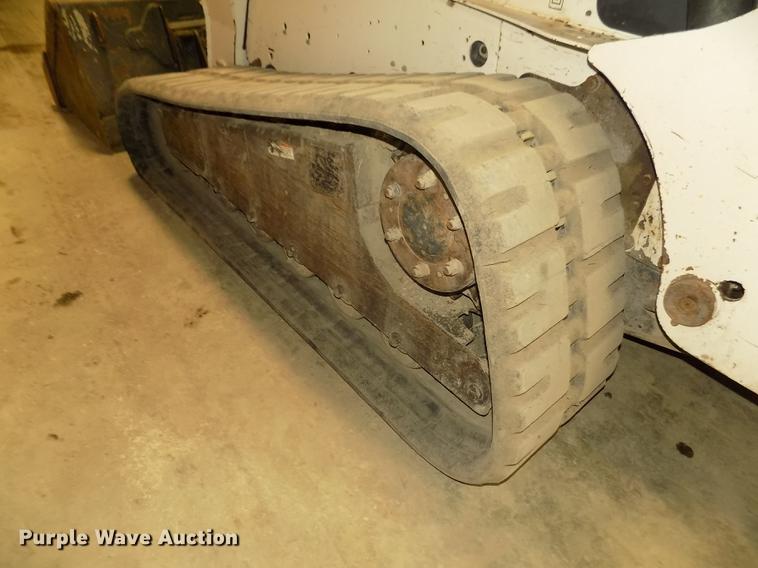 image for item DD2823 2006 Bobcat T300 skid steer