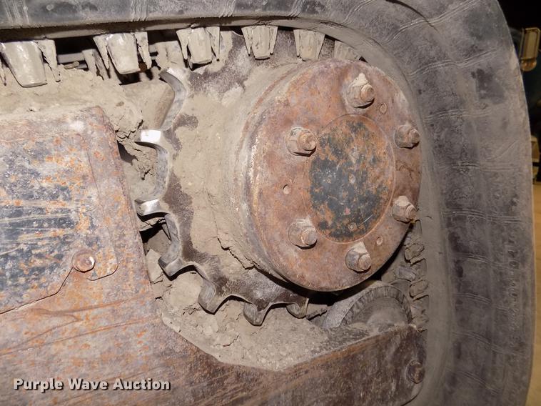 image for item DD2823 2006 Bobcat T300 skid steer