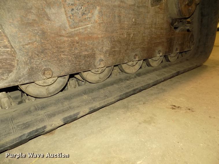 image for item DD2823 2006 Bobcat T300 skid steer