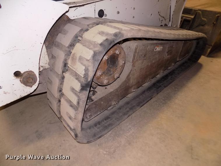 image for item DD2823 2006 Bobcat T300 skid steer