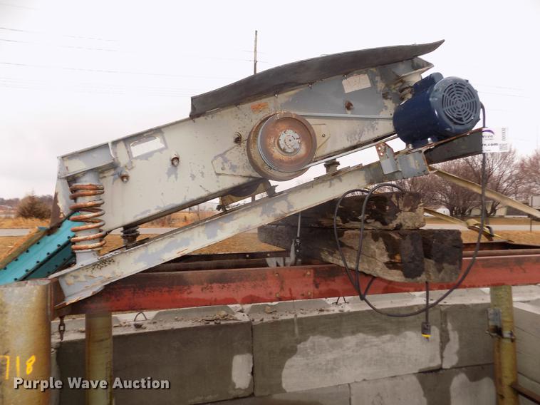 image for item DD2832 1999 Peerless SD366 shaker