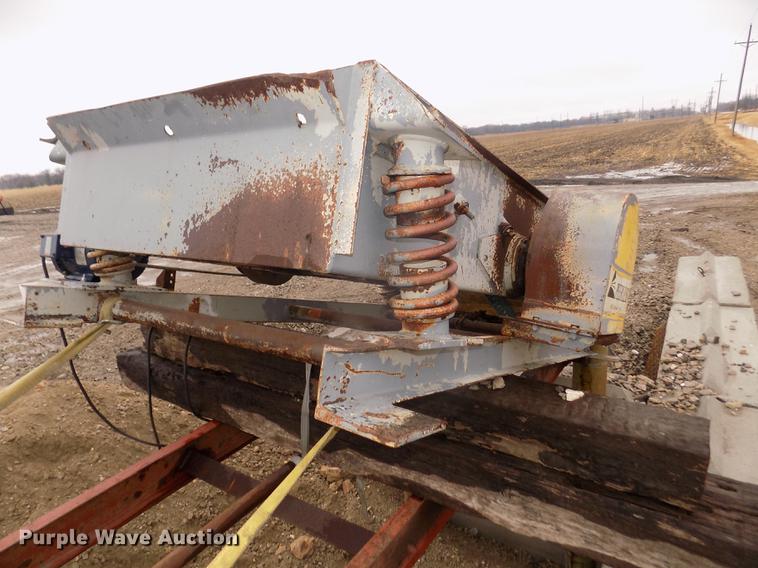 image for item DD2832 1999 Peerless SD366 shaker