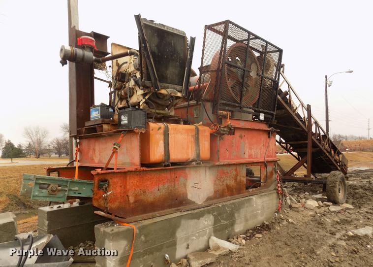 image for item DD2834 Universal 1024RB roller bearing jaw crusher