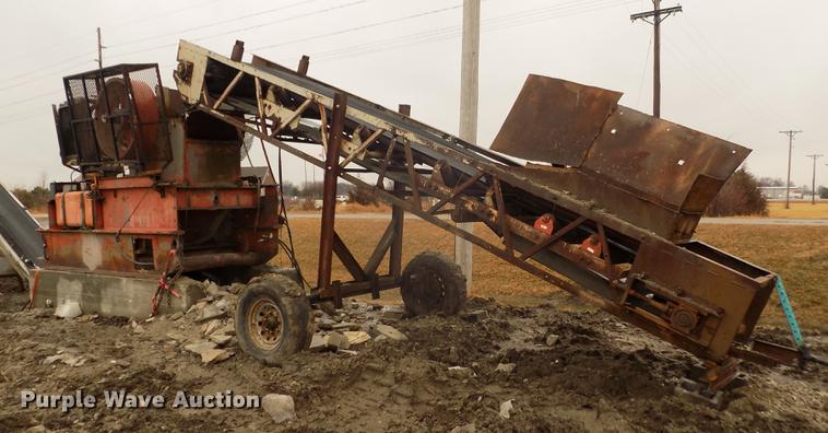 image for item DD2834 Universal 1024RB roller bearing jaw crusher