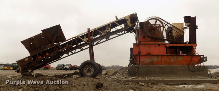 image for item DD2834 Universal 1024RB roller bearing jaw crusher