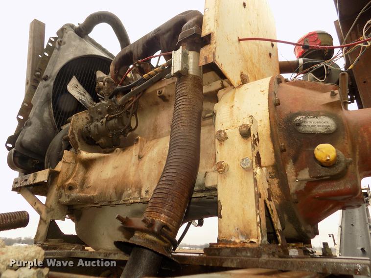 image for item DD2834 Universal 1024RB roller bearing jaw crusher