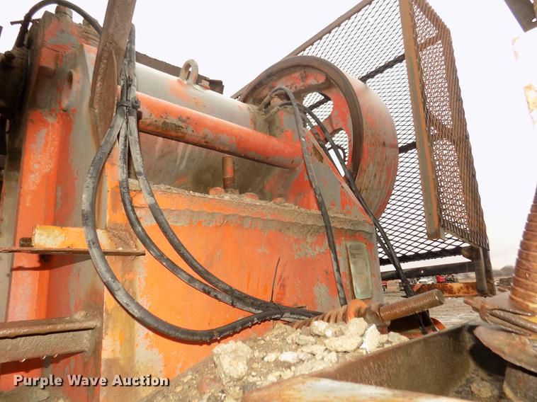 image for item DD2834 Universal 1024RB roller bearing jaw crusher