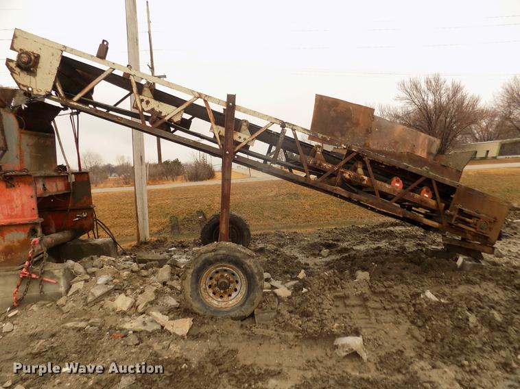 image for item DD2834 Universal 1024RB roller bearing jaw crusher