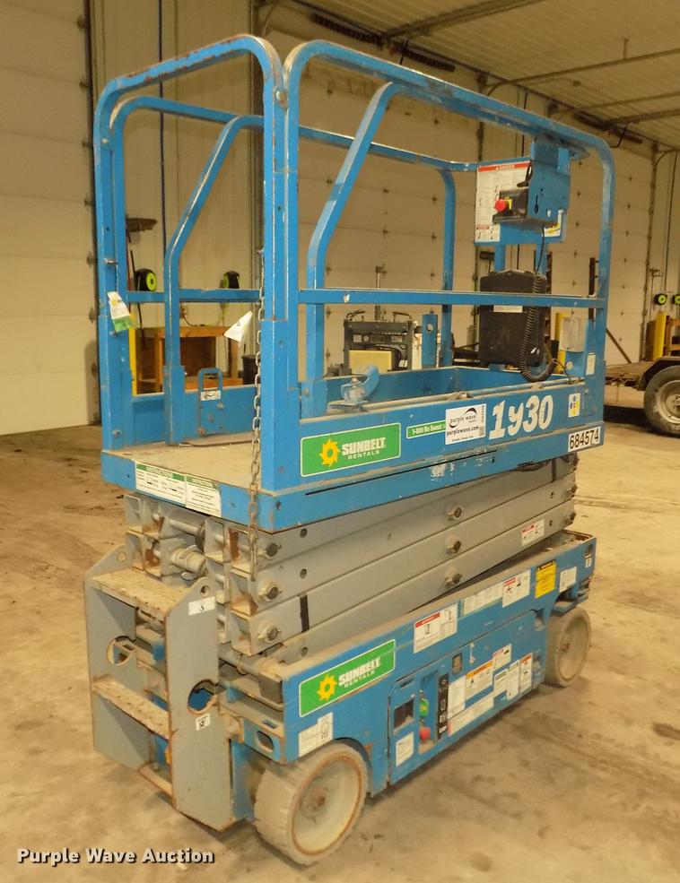 image for item DD2838 Genie 1930 scissor lift