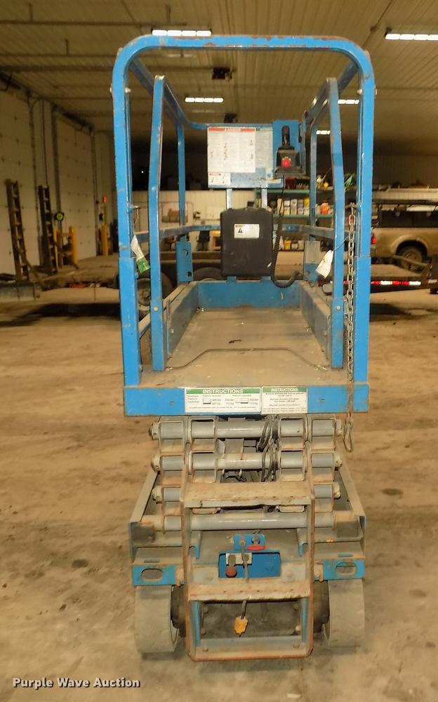 image for item DD2838 Genie 1930 scissor lift