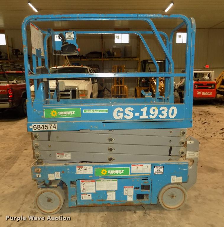 image for item DD2838 Genie 1930 scissor lift