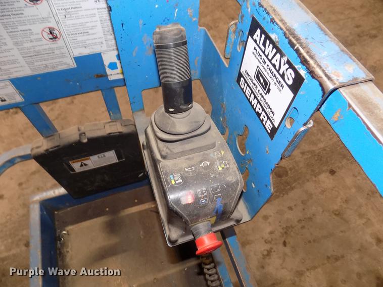 image for item DD2838 Genie 1930 scissor lift