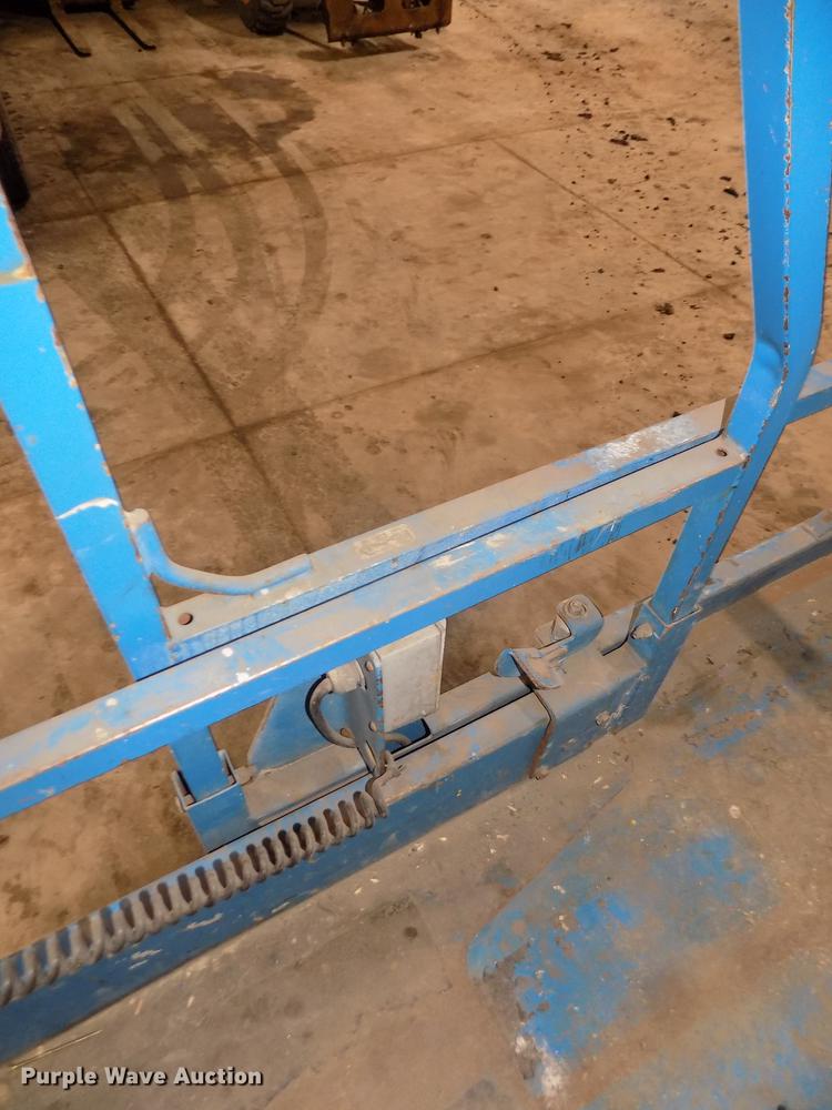 image for item DD2838 Genie 1930 scissor lift