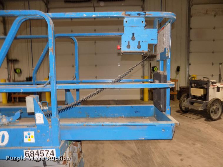 image for item DD2838 Genie 1930 scissor lift