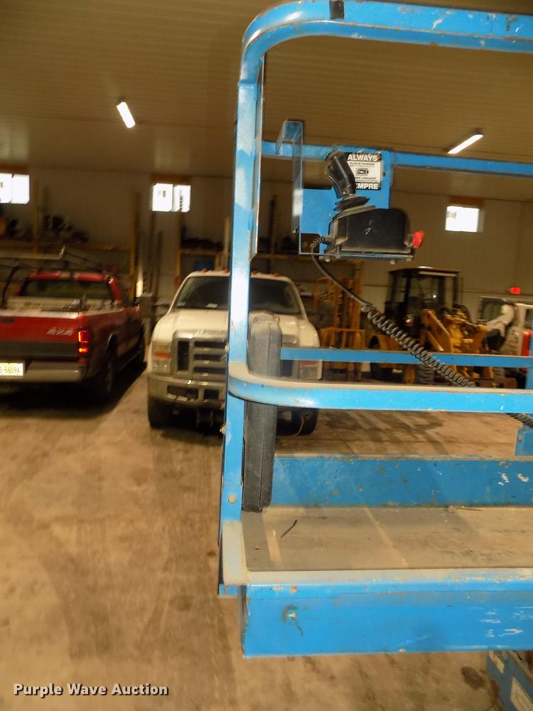 image for item DD2838 Genie 1930 scissor lift