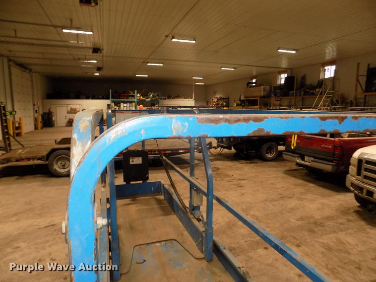 image for item DD2838 Genie 1930 scissor lift