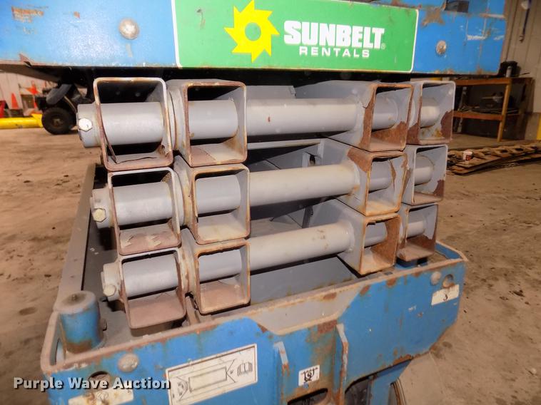 image for item DD2838 Genie 1930 scissor lift