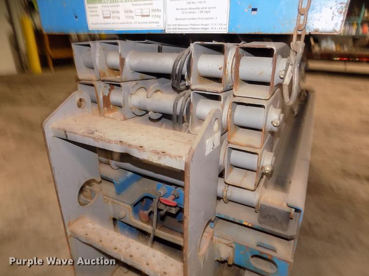image for item DD2838 Genie 1930 scissor lift