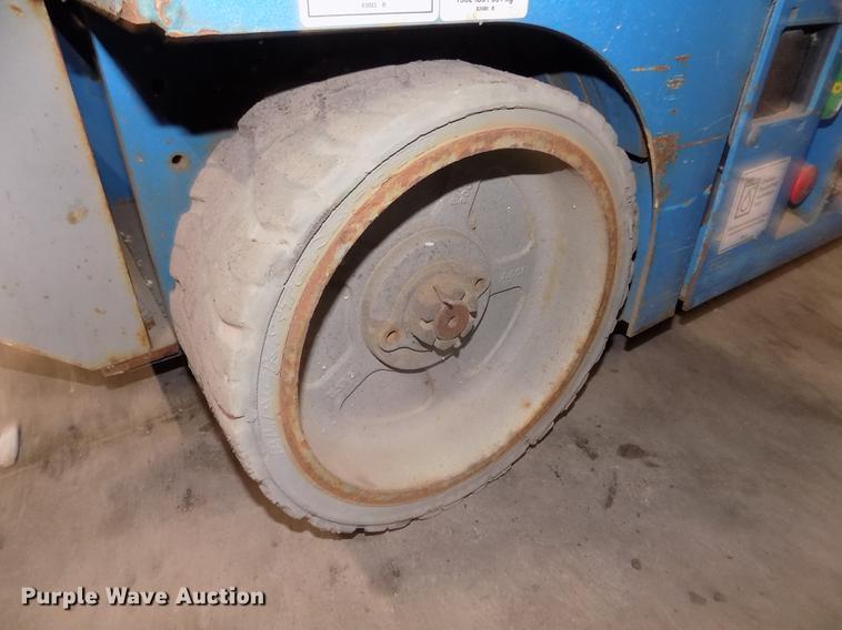 image for item DD2838 Genie 1930 scissor lift