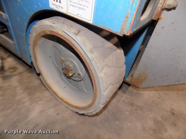 image for item DD2838 Genie 1930 scissor lift