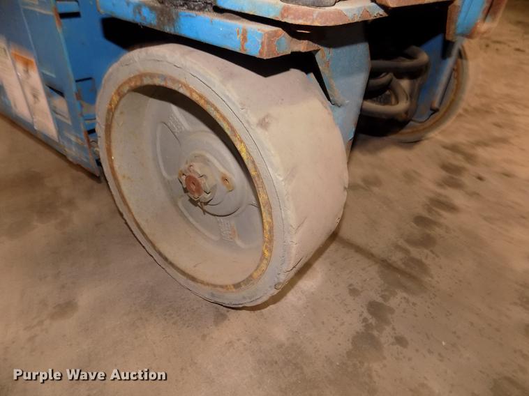 image for item DD2838 Genie 1930 scissor lift