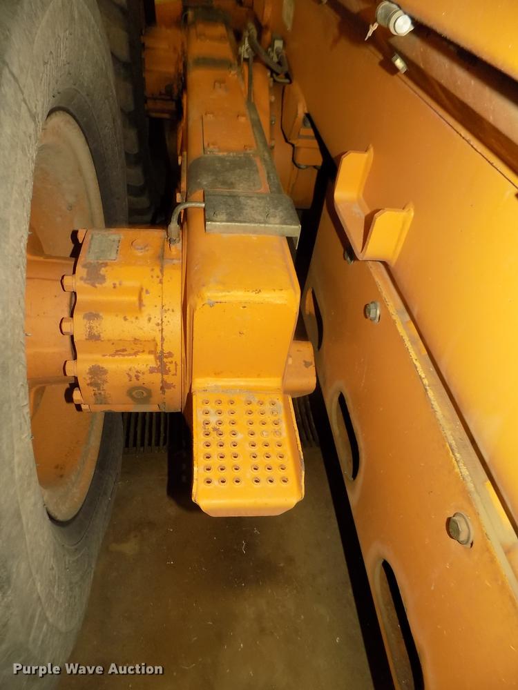 image for item DD2842 2005 Case 885 motor grader