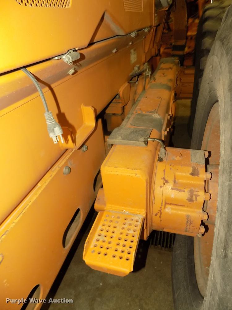 image for item DD2842 2005 Case 885 motor grader