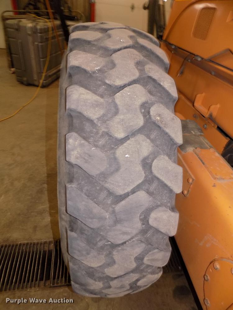 image for item DD2842 2005 Case 885 motor grader